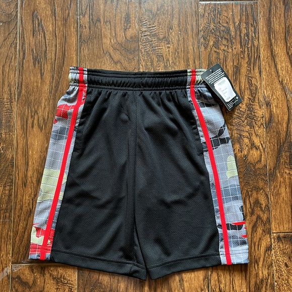 NWT!! Nike 3Brand shorts, size small - Picture 4 of 10